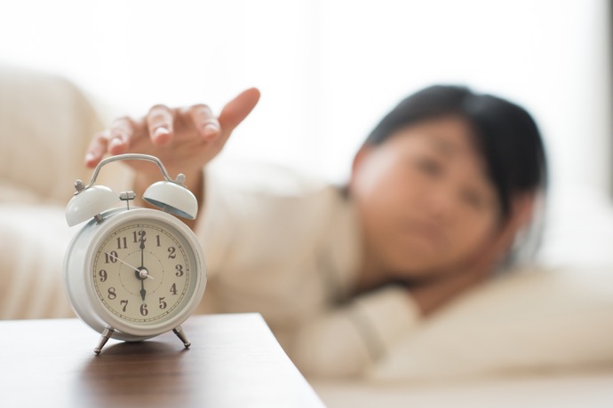 睡眠時間を確保するために~眠る時間ではなく起床時間をそろえるコツ