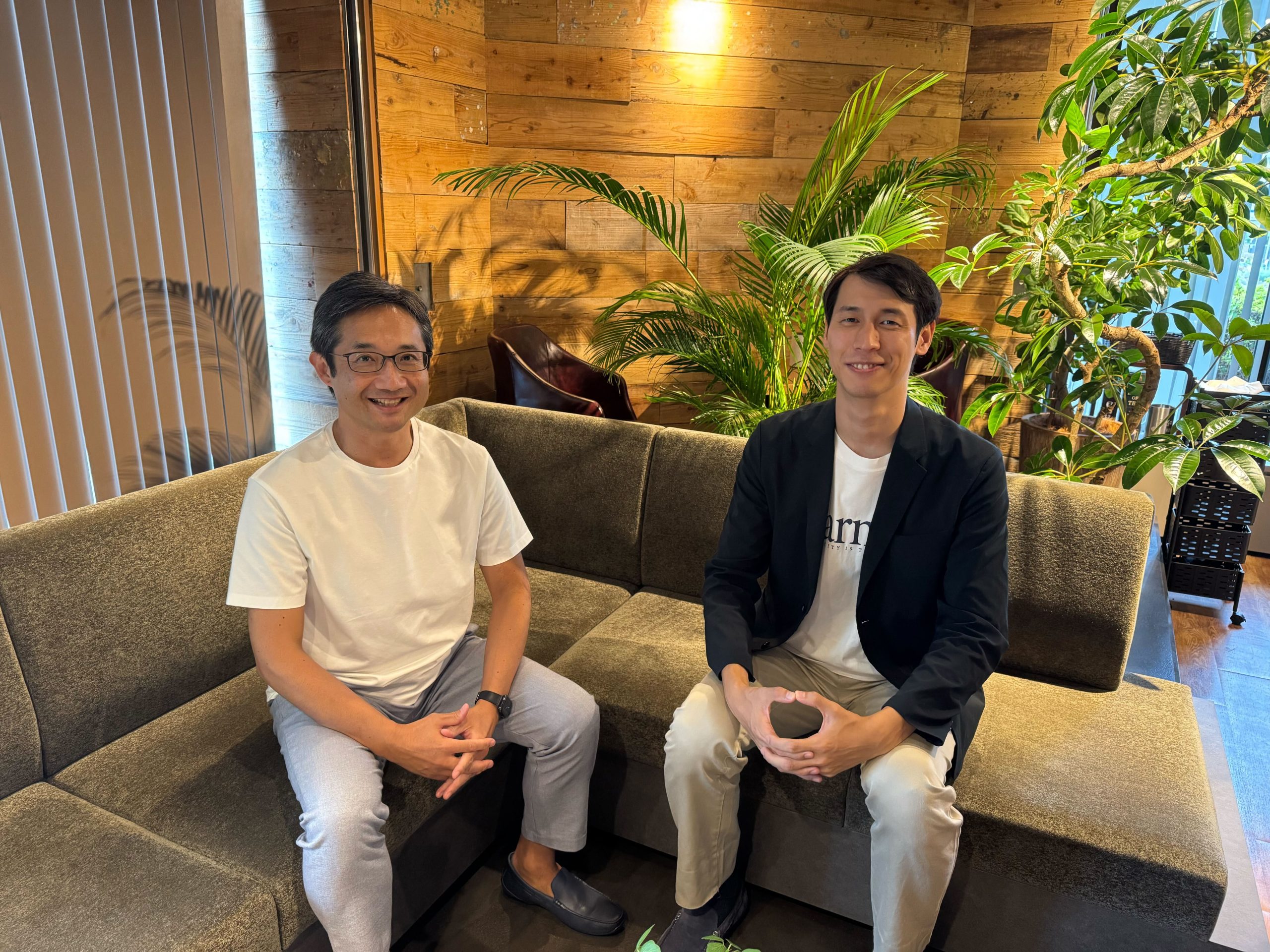 （左）株式会社ギックス　吉田 周平と、（右）LINEヤフー株式会社 
　関野 聡史氏の写真