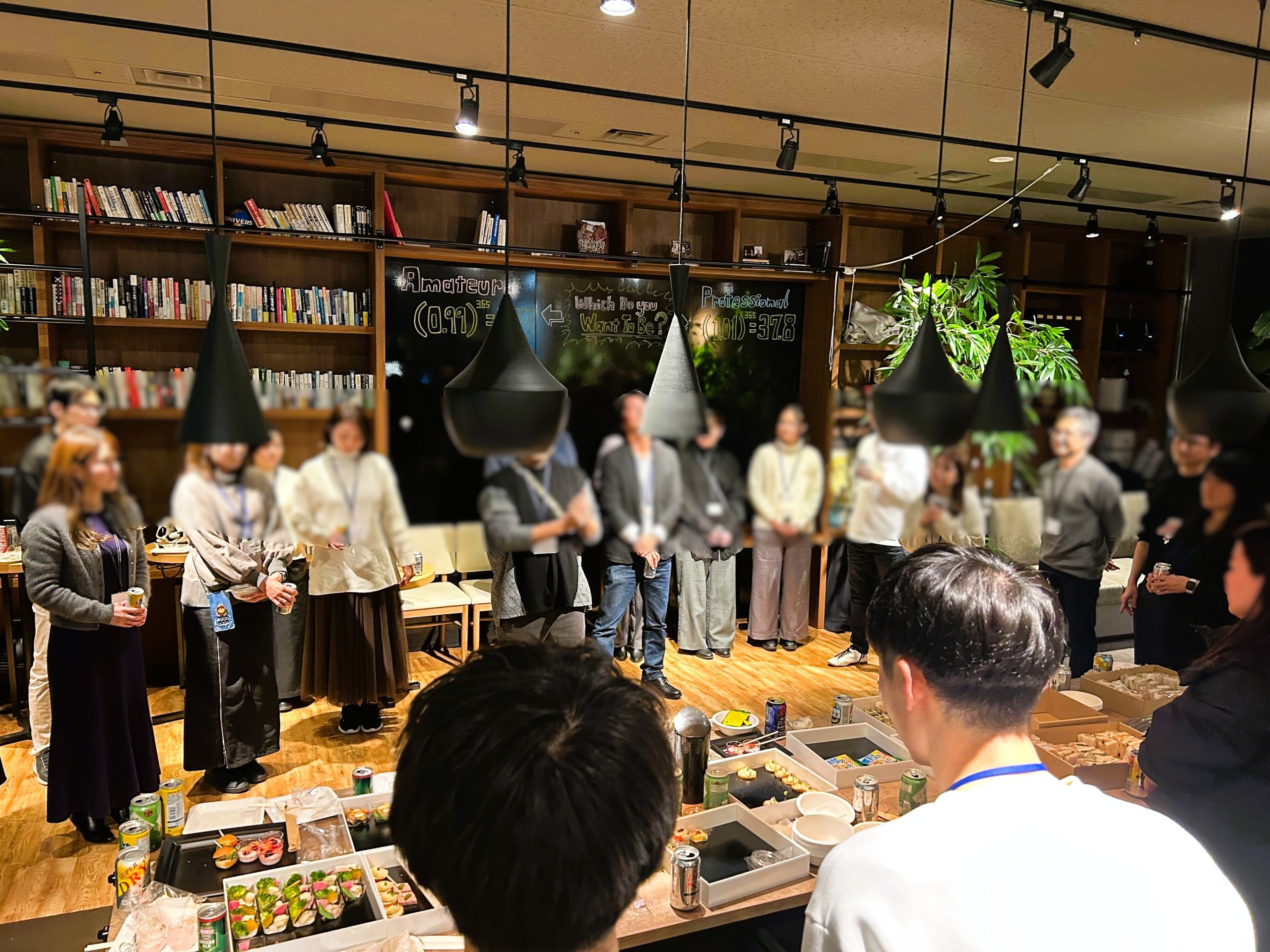 東京オフィス2Fでの懇親会の様子