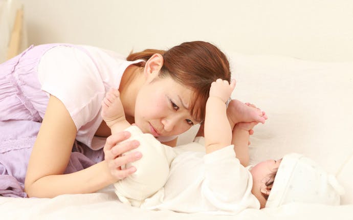 赤ちゃんのうんちはなぜ酸っぱい臭いがするの？