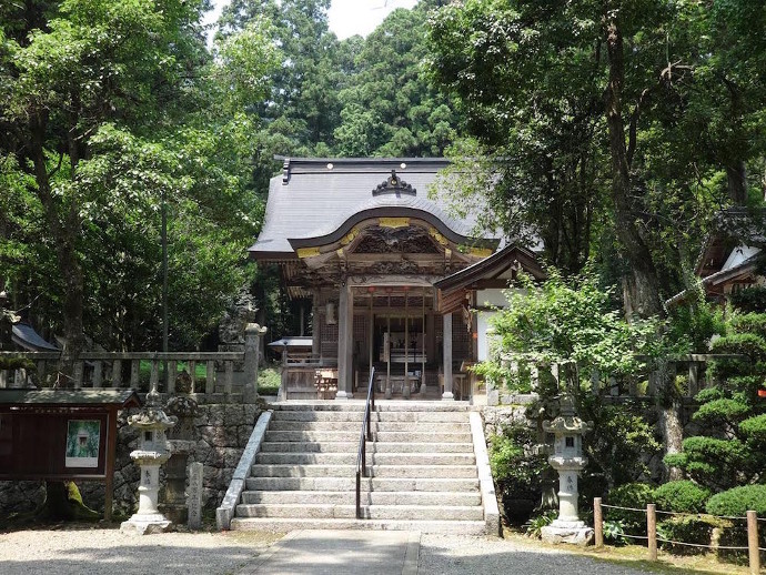 参拝して健康に おなかの神様がいる神社 菌トレ Kintre