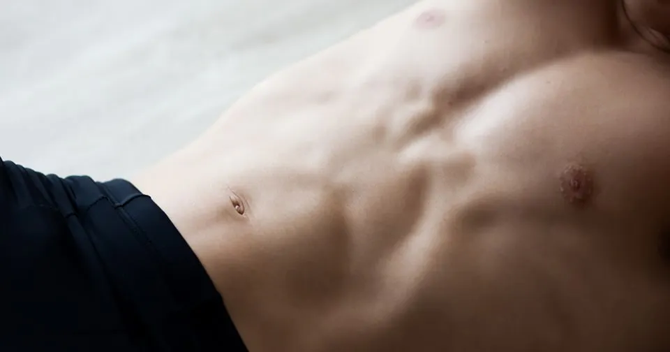 仕事の合間に座ったままで腹筋トレーニング ヒップフロート 男のkintre 椅子トレ 菌トレ Kintre