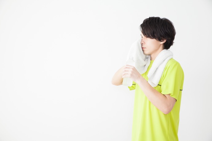 夏の筋トレは「朝型」が効果的! 【男のkintre!:夏のトレーニング編①】