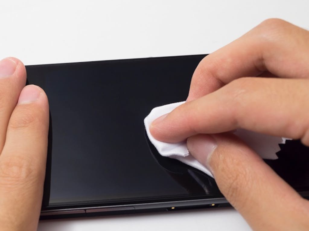 “便座より汚い”とも言われる、スマホ画面の除菌対策には“3度拭き”が効果的!