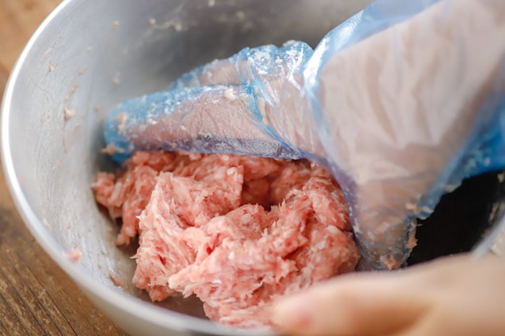 食物繊維が豊富なレシピで、冬の腸内環境改善に!:きのこたっぷり豚だんご鍋
