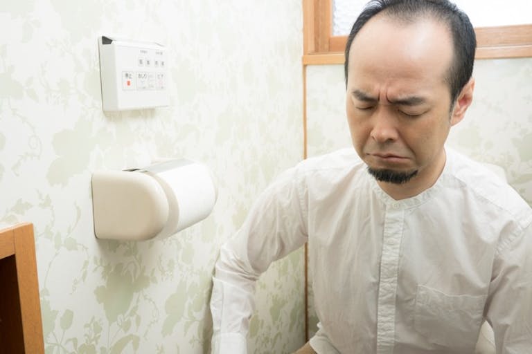 水に浮くうんち=健康って本当? うんちの成分と水に浮く理由から考える