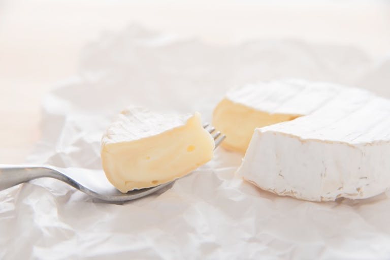 食感はトロ～リ＆パリパリ！2つの発酵食の相性も抜群：チーズおかか焼きおにぎり