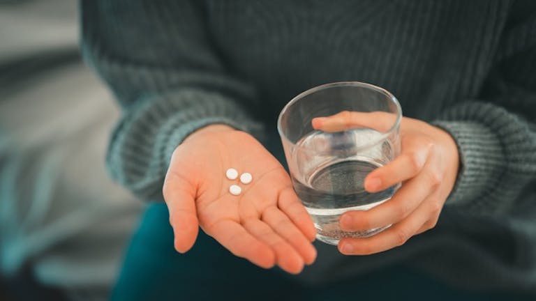 「薬以外」の便秘解消法を選ぶなら…? 便秘に悩む人向け腸活一覧