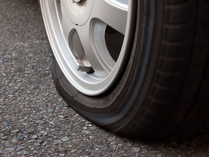 意外と知られていない タイヤを修理できる 範囲 の基準とは On The Road