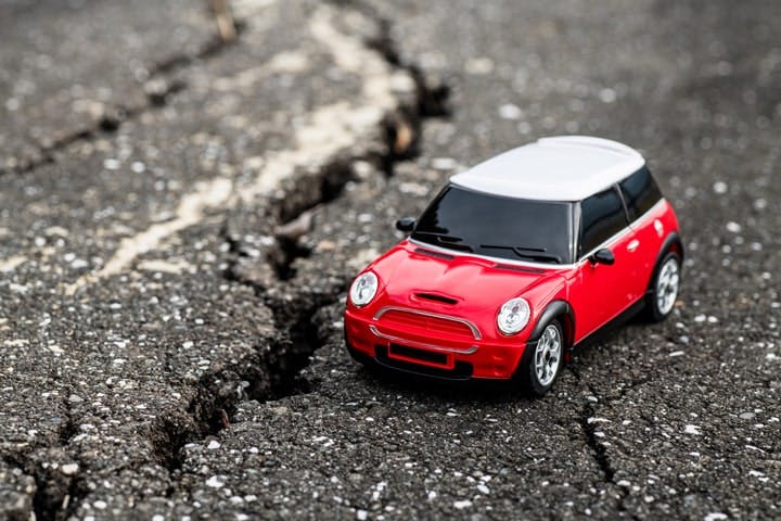 高速道路で トンネルで 橋の上で ドライブ中に大地震に遭遇したらどうすべきか On The Road 高速道路で トンネルで 橋の上で ドライブ中に大地震に遭遇したらどうすべきか On The Road