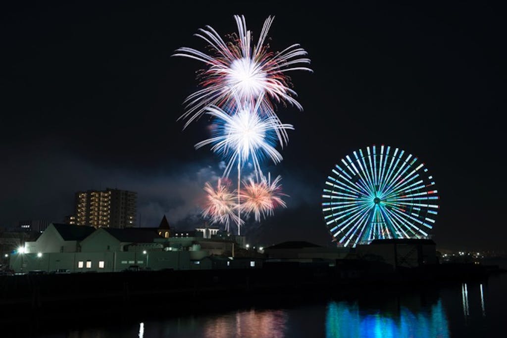 澄み渡る空気の下で、冬の花火をドライブで見に行こう!(2019年12月開催)