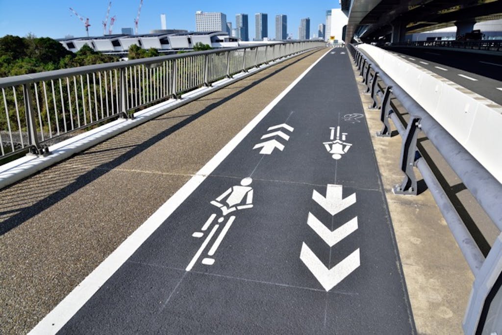 「自転車専用通行帯(自転車レーン)」と「自転車ナビマーク・自転車ナビライン」の意外な違いとは?