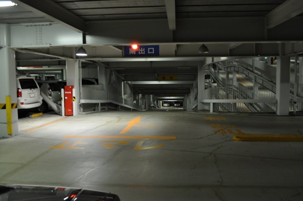 駐車場で大地震に遭遇したら？「機械式」「地下」「立体」での注意点とは