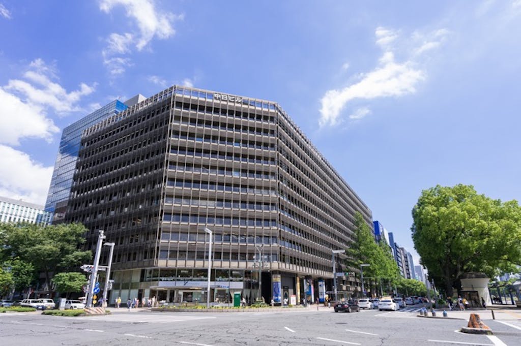 東京では100%に!LED信号機の普及率とその進化とは?