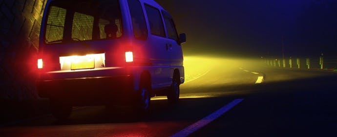 クルマにまつわる 音 と 光 のルール On The Road クルマにまつわる 音 と 光 のルール On The Road