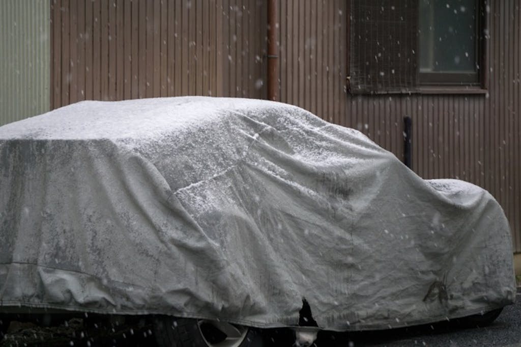 雪が車を傷つけてしまう理由