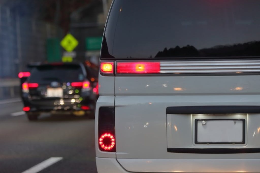 車のライトの種類とその役割とは On The Road 車のライトの種類とその役割とは On The Road
