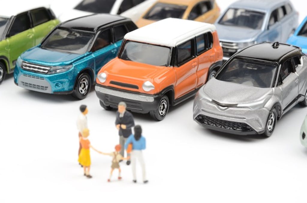 自動車のディーラーとは?正規店とサブディーラーの違いは?