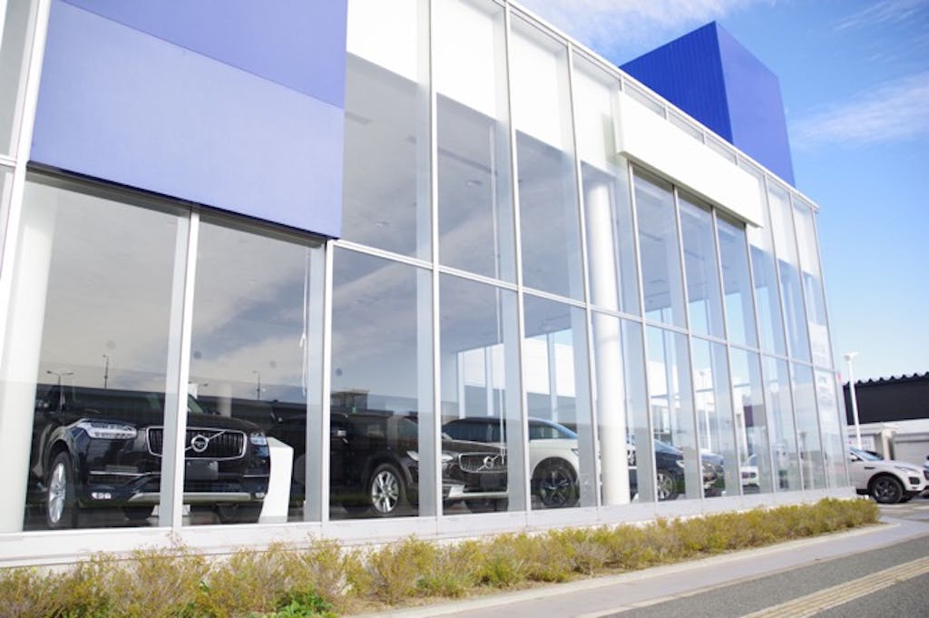 自動車のディーラーとは?正規店とサブディーラーの違いは?