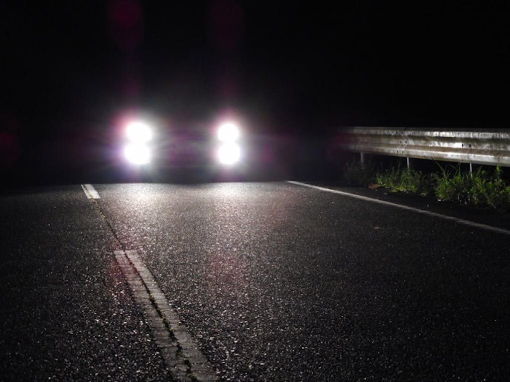 クルマのパッシングとは?使用方法と注意点を解説