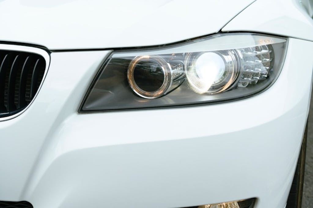 クルマのパッシングとは?使用方法と注意点を解説