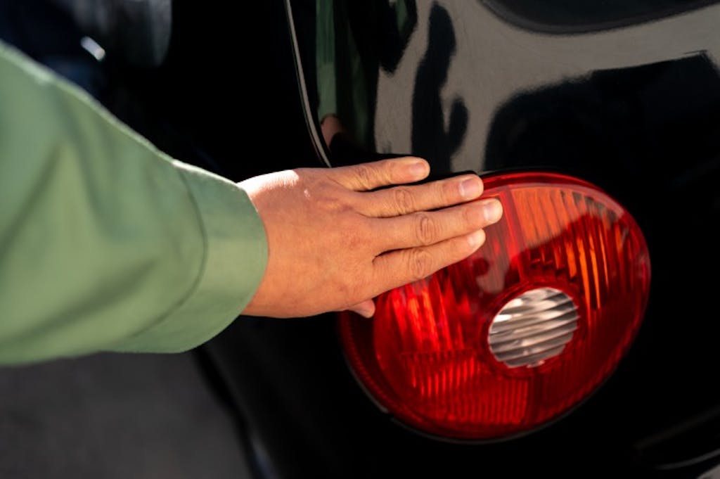 ブレーキランプが切れたらどうしたらいい? 交換費用や対処法は