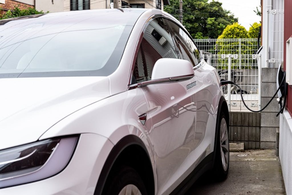 EV車ってどんな車? EV車を選ぶメリット・デメリットも解説