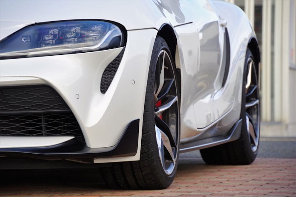 タイヤのインチアップとは。メリットとデメリットについて解説