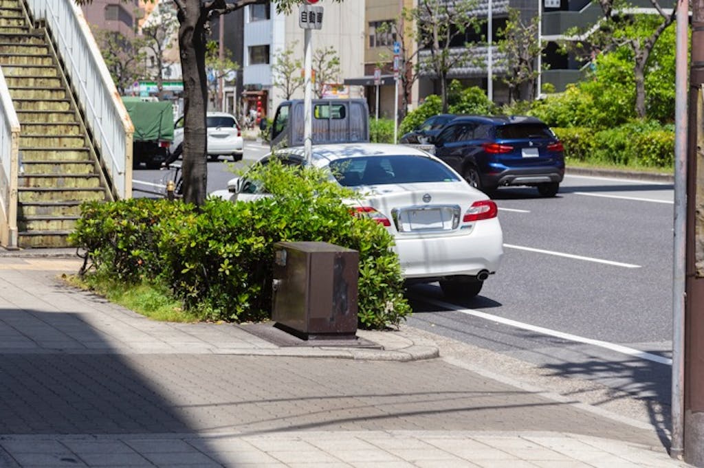 駐車と停車の違いを具体例で分かりやすく解説!違反による罰則の違いとは?
