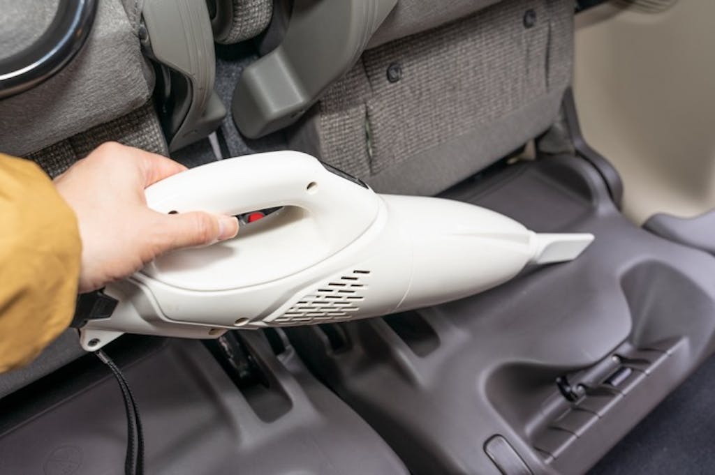 花粉がクルマに与える損傷は甚大!花粉から愛車を守る方法を解説