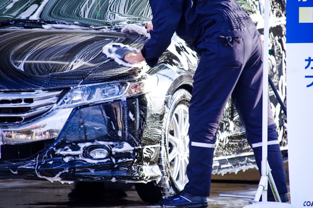 コーティングをした車は洗車していい?正しい手順と注意点を解説