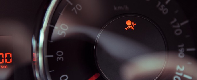 【保存版】エアバッグ警告灯の点灯・点滅の違い｜車検への影響と修理フロー