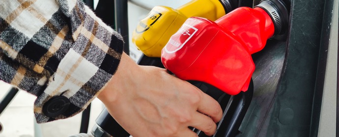 【保存版】ハイオクとレギュラーの違い｜燃費・価格差・入れてはいけない車