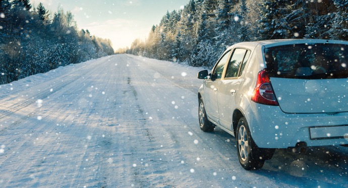 雪景色ドライブ関東日帰り｜絶景スポットと雪道の安全ガイド