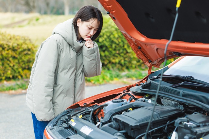 クルマのバッテリーが上がった！寒い日の原因と対処法・予防策