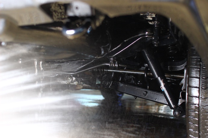 融雪剤から車を守る下回り洗車術｜頻度や洗い方を解説 