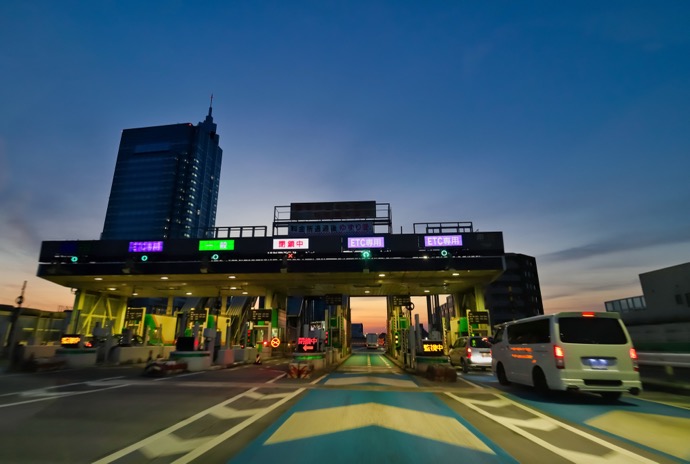 ゴールデンウィークのドライブを快適に！渋滞を回避するための完全ガイド