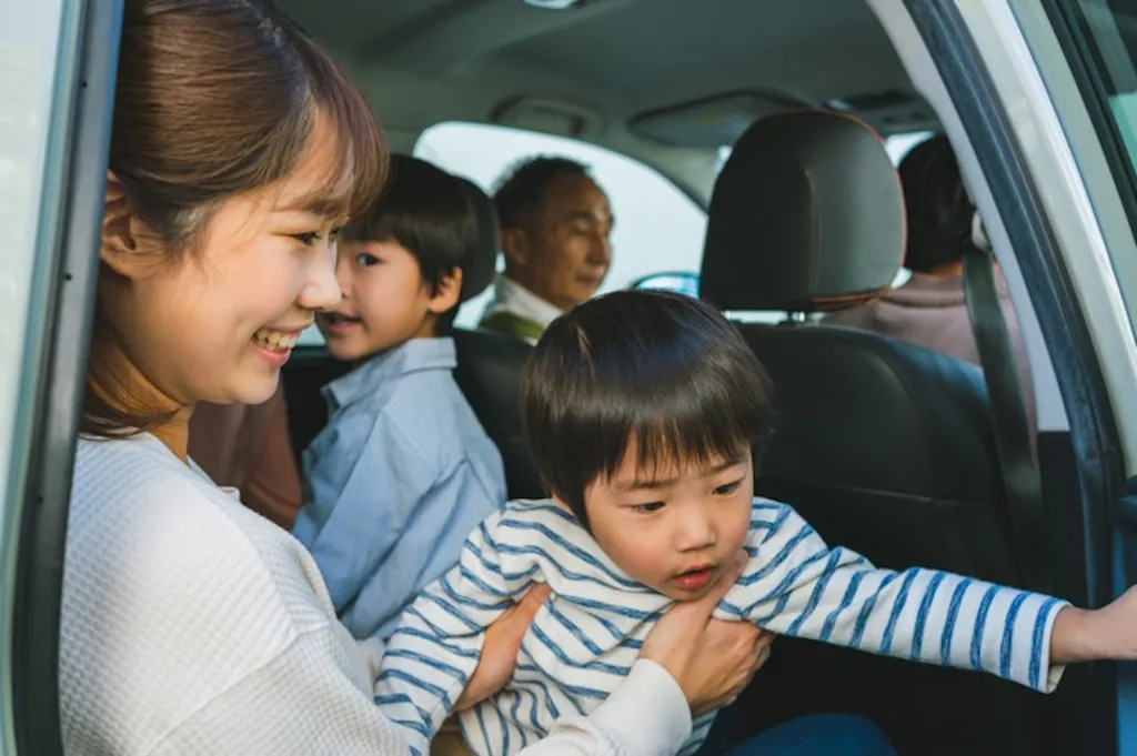 子連れドライブの必需品!車内で子どもが喜ぶ暇つぶしグッズ【年齢別おすすめ】