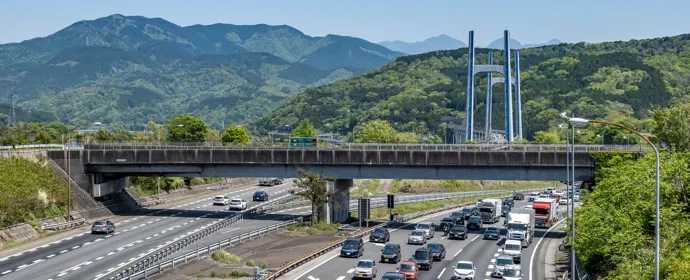 家族ドライブの渋滞でも疲れない！車内を快適に過ごすコツ
