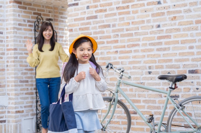 新学期の通学路｜9月に増える子どもの事故と、運転側の備え：声がけ
